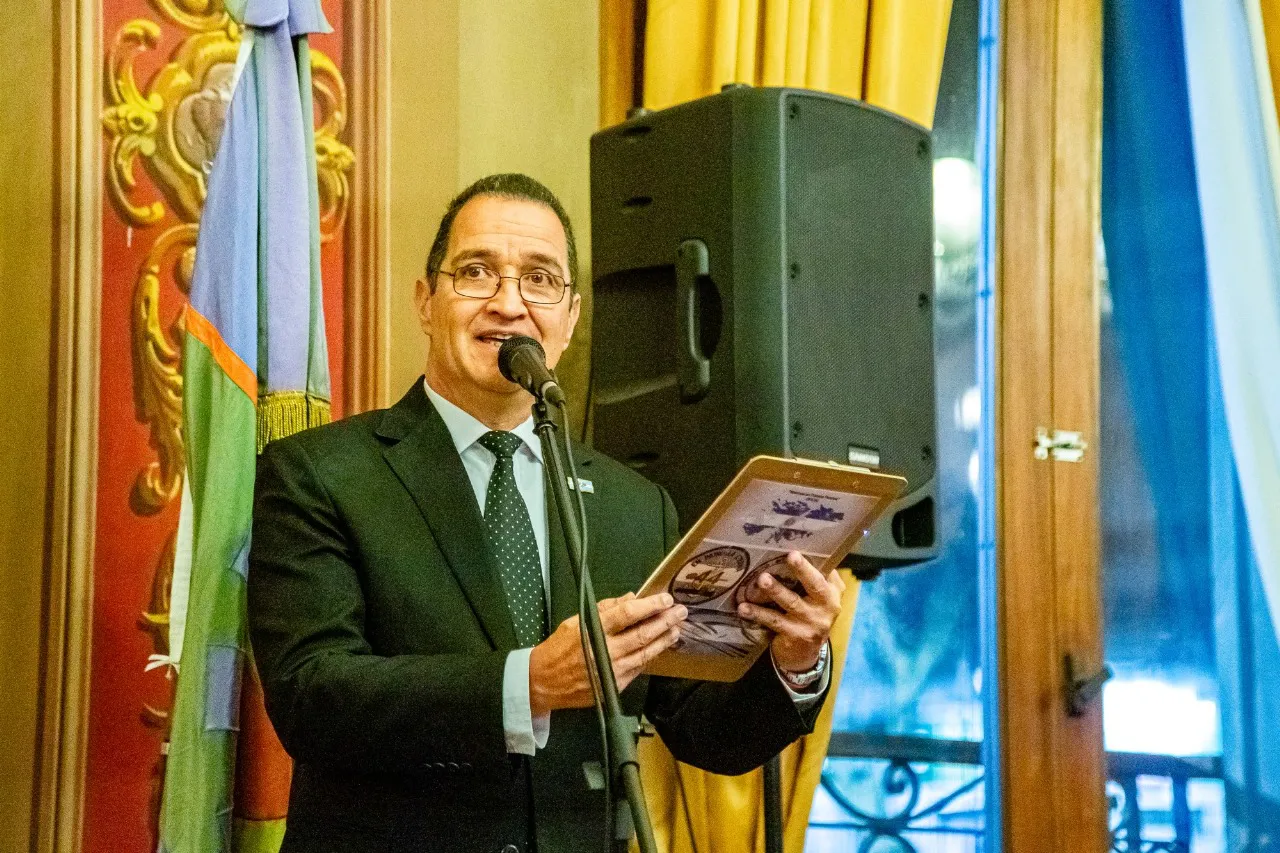 dc6f94b8-604e-4042-b368-c1bf136c9ee3