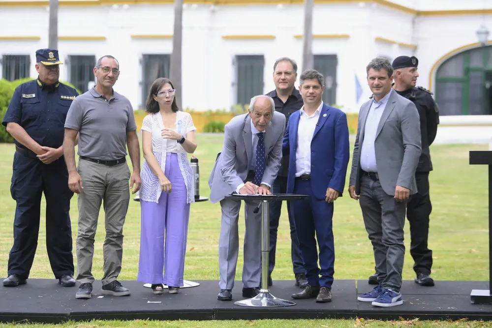 Firma-Barrio-Policia-3