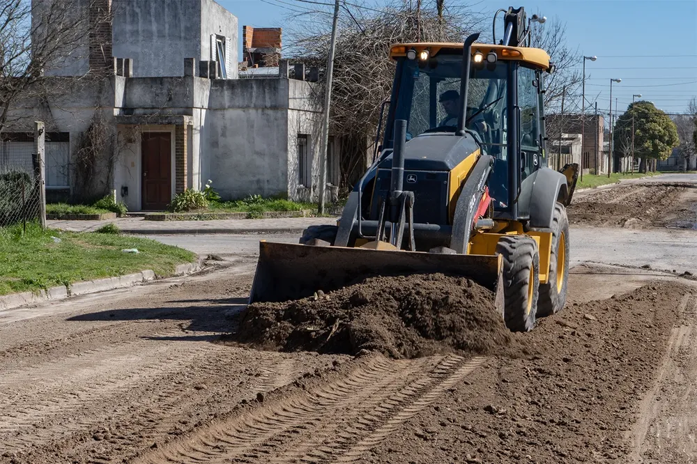 2025-08-26-trabajos-calles-de-tierra-04foto-Lucas-Tedesco