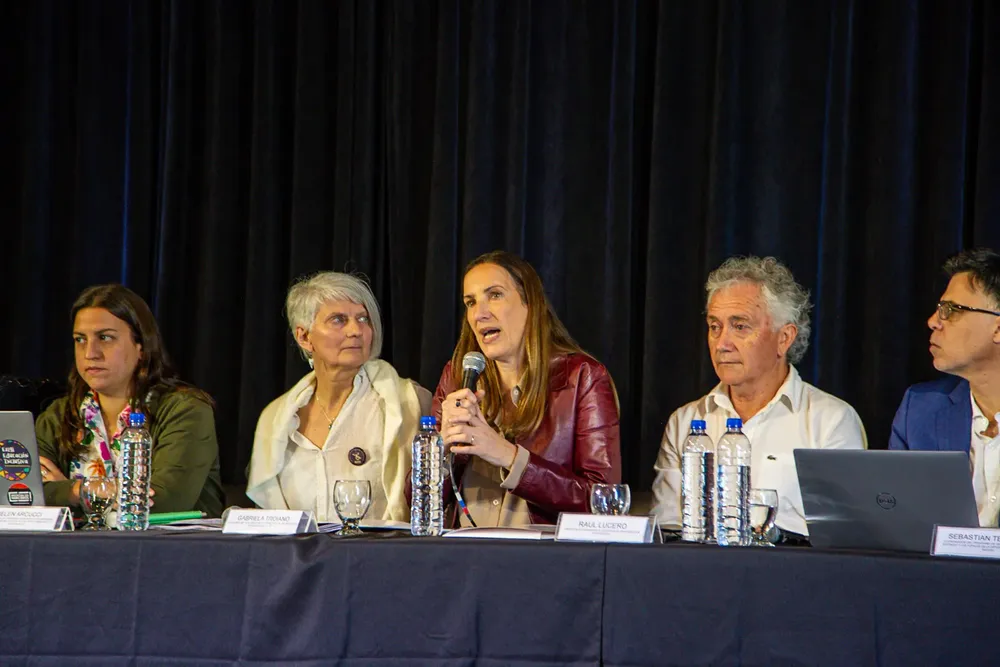 e7dca7c0-f572-422b-b6d7-9273ba9e22d0