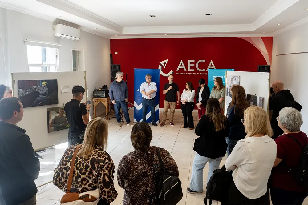 2025-10-21-muestra-fotografia-y-capacitacion-06foto-Lucas-Tedesco