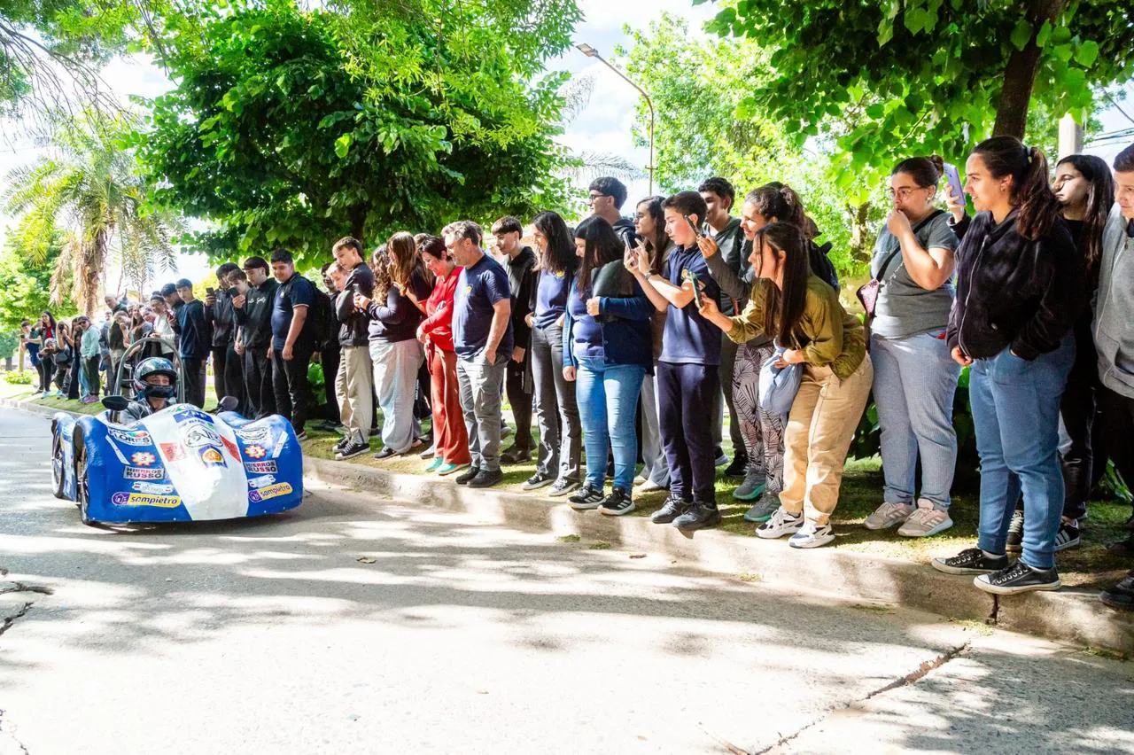 3aaa2f2c-5d68-4396-a262-ad8b9be824b2