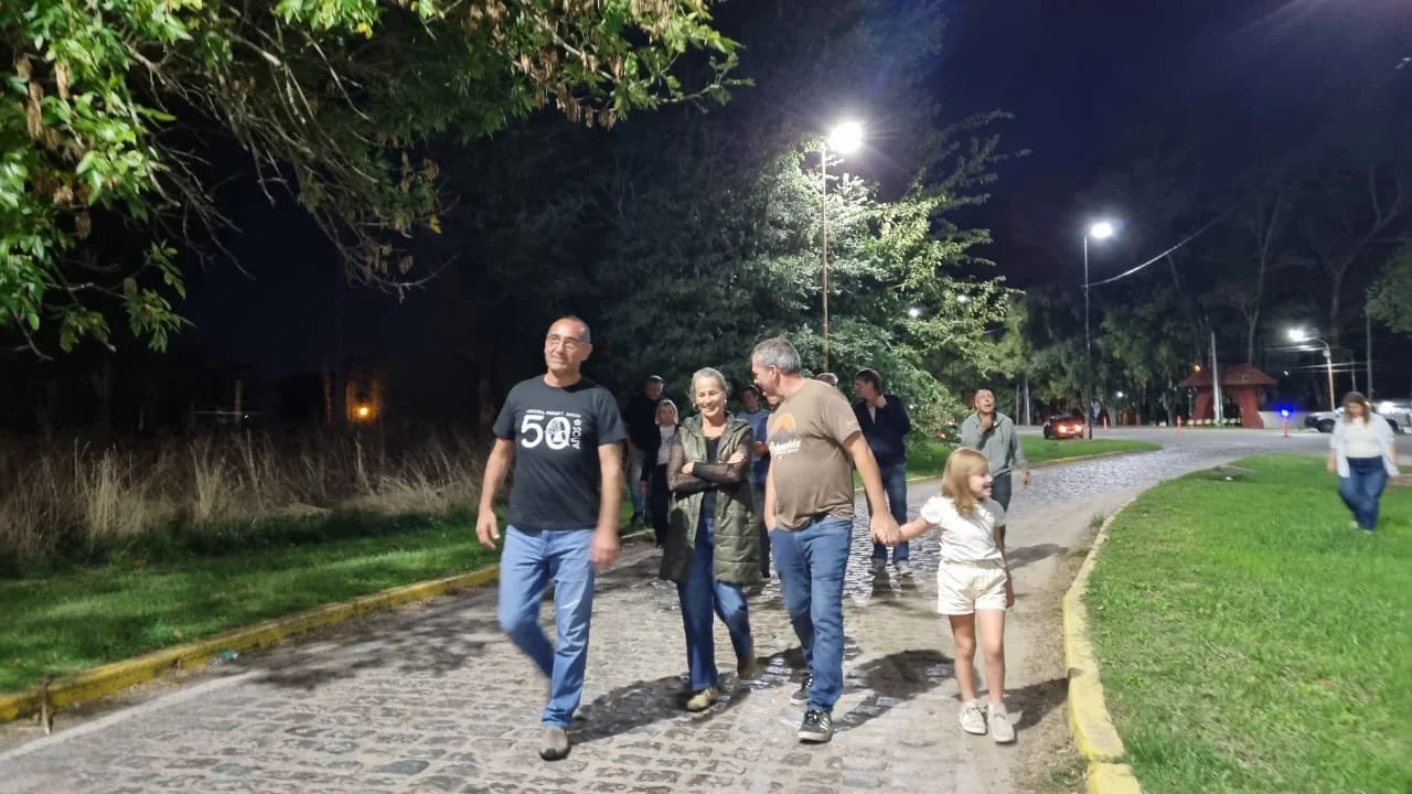 Luces-Avda.-de-la-Madres-1