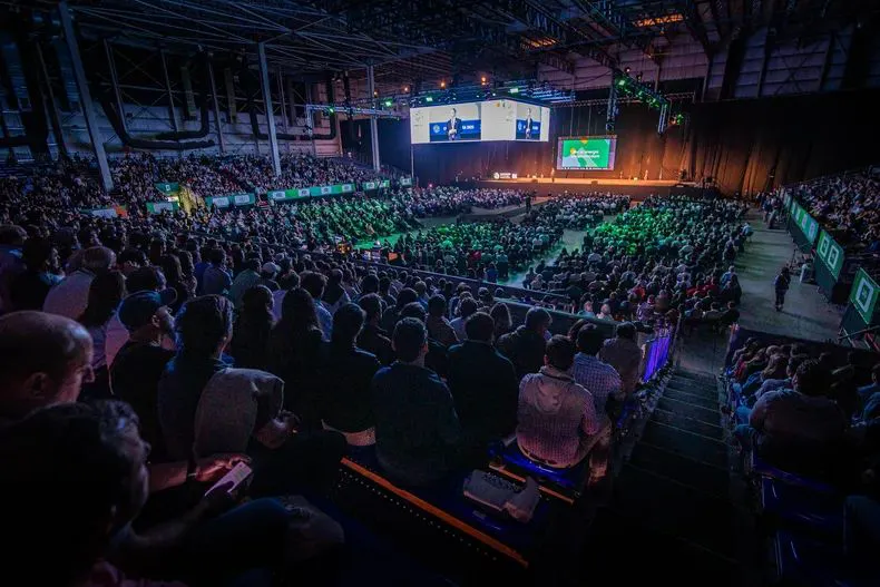 8101ad1d-8f4c-4be5-adeb-705487b44712