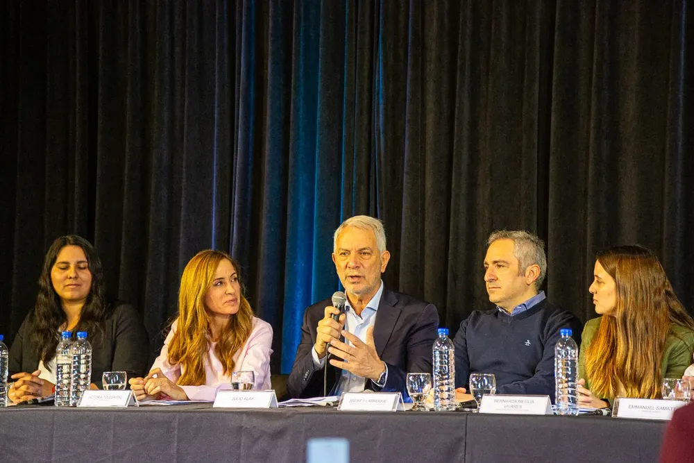 f8468013-14a7-4d46-be42-55b31c6965d0