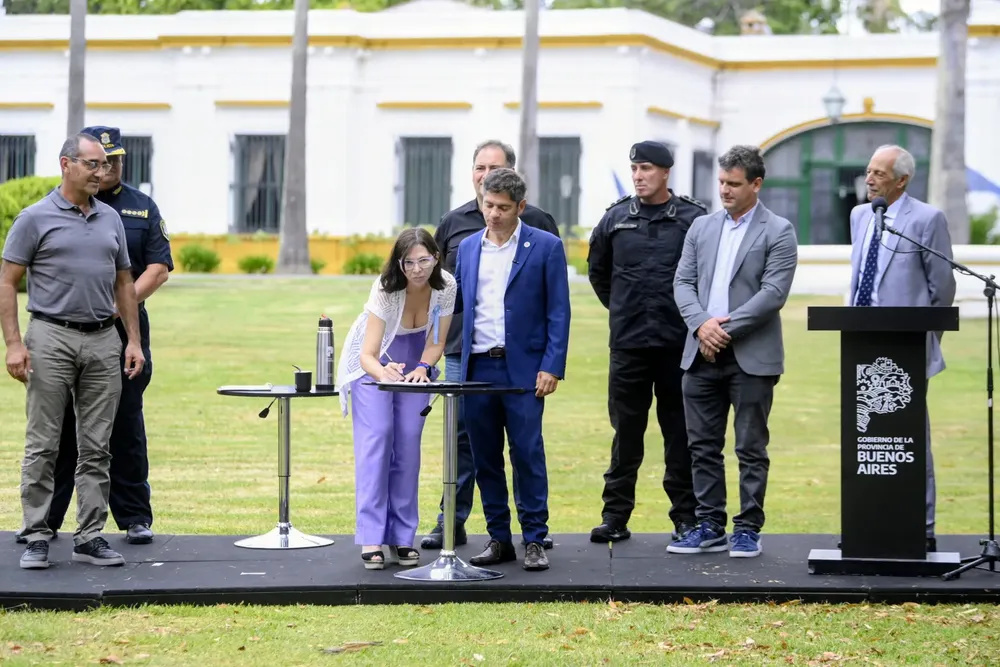 Firma-Barrio-Policia-2